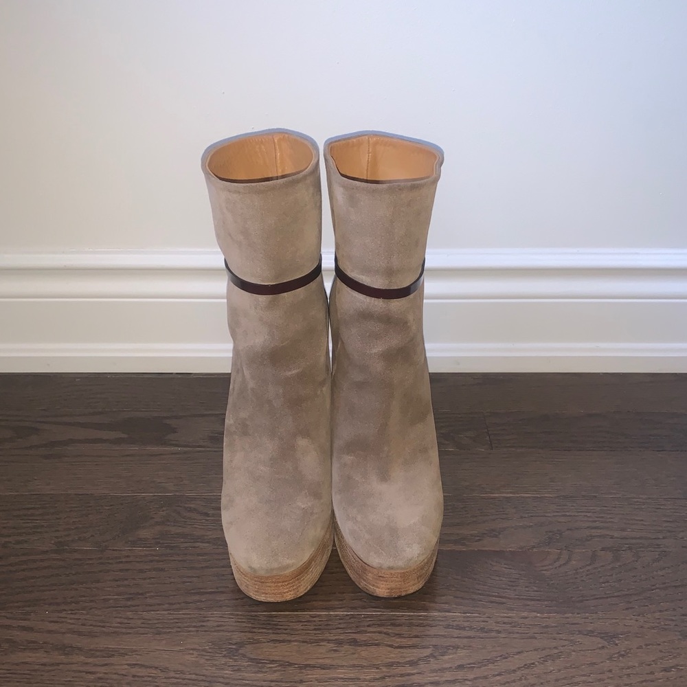 Chloé Beige Suede Wedge Ankle Boots with Brown Leather Detail - Picture 3 of 5